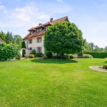 Holiday home Ferien-domizil Bodensee Oberteuringen